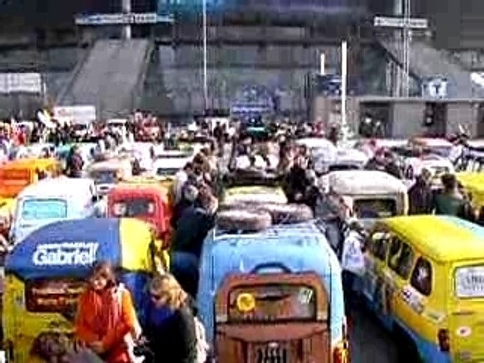 vue d'ensemble village départ 4L Trophy Stade de France