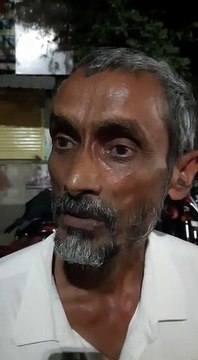 झांसी: 4 महीने से नहीं मिली तनख़ाह, लॉकडाउन में मांग रहा भीख