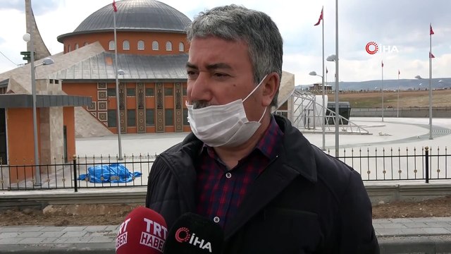 Türkiye'nin tamamlanan ilk ay yıldızlı camisi, Covid-19 engeline takılınca ibadete açılamadı