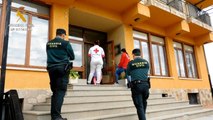 Guardia Civil y Cruz Roja asisten a mujeres confinadas en club de alterne