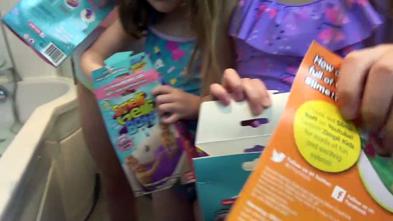 Sophia, Isabella  e Alice Brincando na Banheira com Gelli Baff e LOL Surpresa