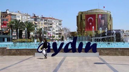 Sokağa çıkma kısıtlamasının ardından bazı cadde ve sokaklarda yoğunluk görüldü