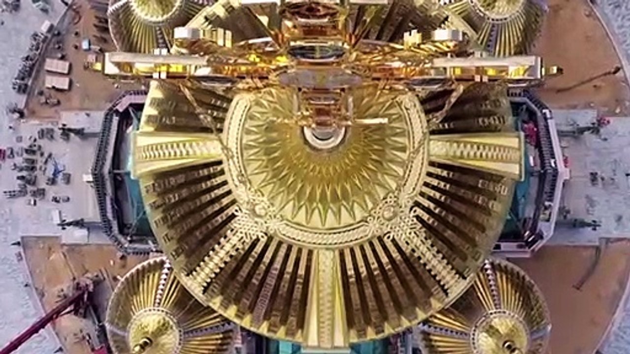 Catedral Ortodoxa russa tem Deus, santos, Putin e Stalin