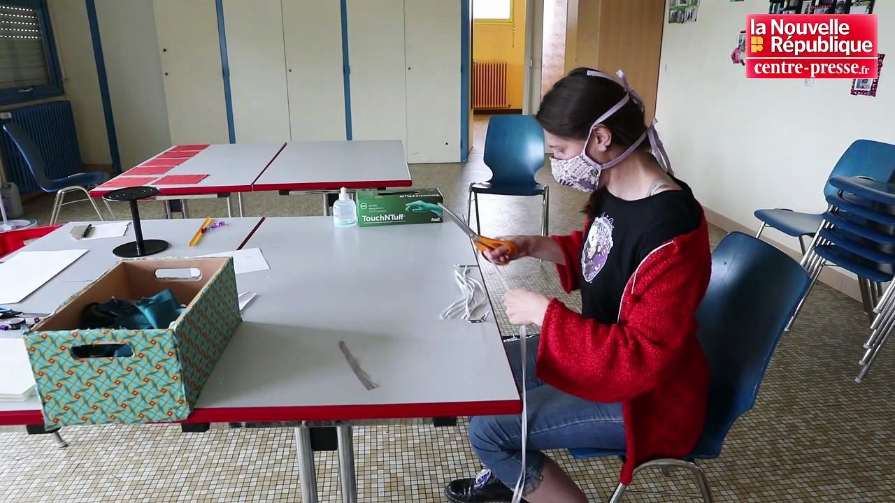VIDEO. Poitiers : l'association Pourquoi Pas la Ruche fabrique des masques