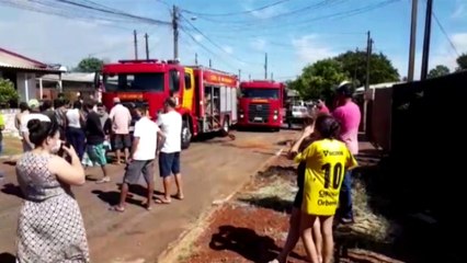 Casa pega fogo no Jardim Colonial; um cachorro acabou morrendo
