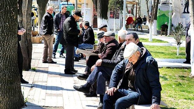 AK Parti Sözcüsü Ömer Çelik, 65 yaş üzerine sokak izni çıkacak mı? sorusuna cevap verdi