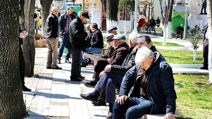 AK Parti Sözcüsü Ömer Çelik, "65 yaş üzerine sokak izni çıkacak mı?" sorusuna cevap verdi