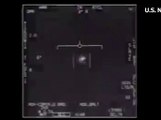 El Pentágono mostró tres videos no clasificados de pilotos de la Armada que han  mostrando interacciones con  Objetos Voladores no Identificados (OVNI)