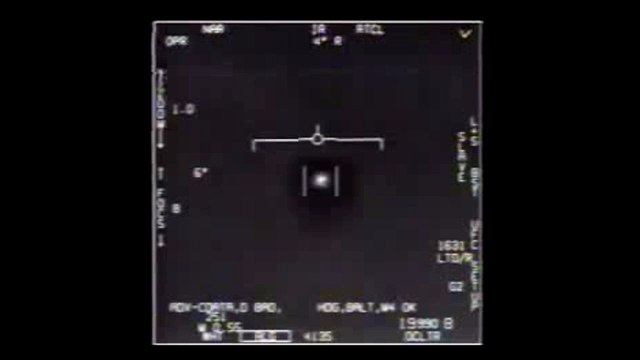 Pentágono divulga imagens de OVNIs