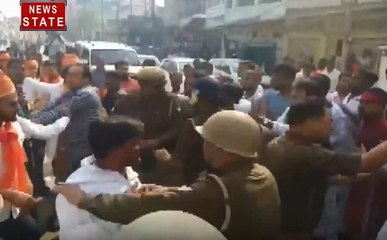 Uttar pradesh: काशी विद्यापीठ में छात्रों का हंगामा, गुटों ने एक दूसरे पर जमकर बरसाए पत्थर