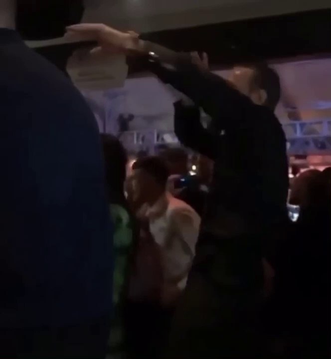 Conor mcgregor Bailando como loco