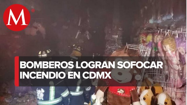 Se registra conato de incendio en bodega de peluches en el Centro Histórico de la CdMx