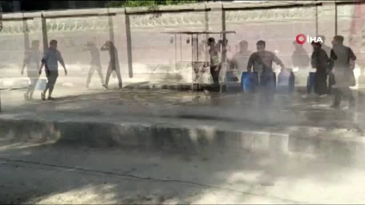 - Afrin'de terör örgütü PKK/YPG'nin bombalı araç saldırısında ölü sayısı 40'a ulaştı- Yaralı sayısı...