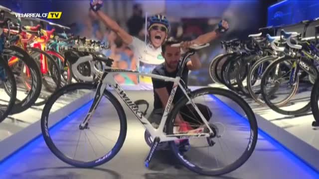 Rubén Peña gana la bicicleta de Contador en una subasta solidaria para recaudar fondos contra el COVID-19