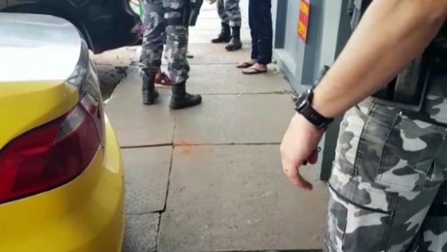 Homens são detidos pelo Pelotão de Choque com arma de brinquedo e drogas no Parque São Paulo