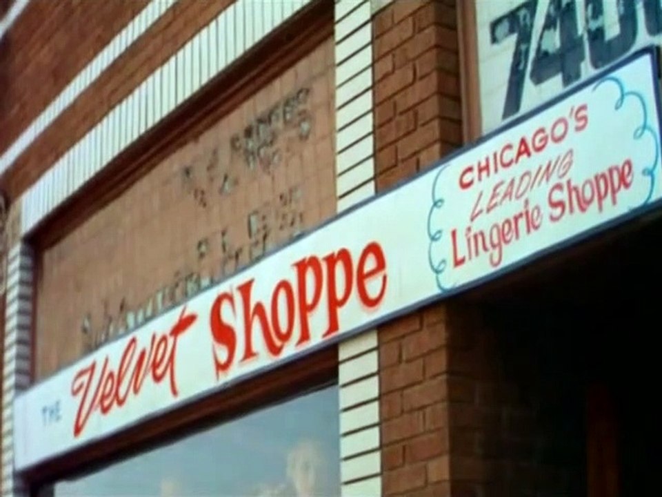 MONDO BIZARRO (Lee Frost, 1966)_ Opening Credits, Inside a Women's Dressing Room
