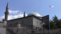 Ermeniler, Kars Ulu Cami'de 285 Türk'ü diri diri yakmış