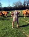Testez cette danse qui fait peur aux animaux à tous les coups