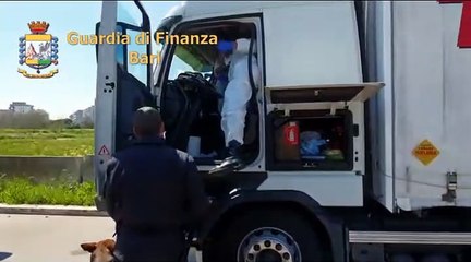 Puglia: sequestrati 900 kg di droga su due natanti provenienti dai Balcani. Due arresti