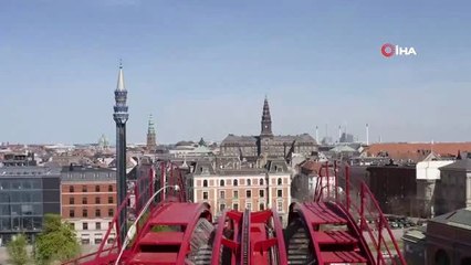 - Tedbirleri kademeli olarak azaltan Danimarka'da Tivoli Bahçeleri çocuklar için açıldı