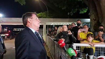 Bolsonaro se desvincula del aumento de muertes por coronavirus