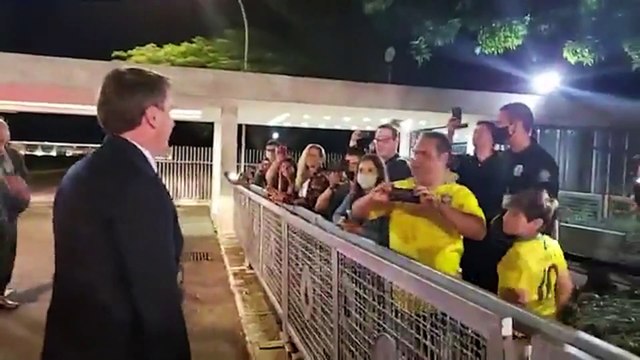 Bolsonaro se desvincula del aumento de muertes por coronavirus