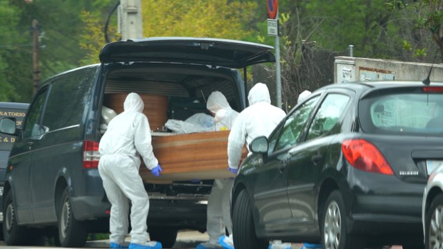 España suma 325 fallecidos más por Covid-19, un leve repunte