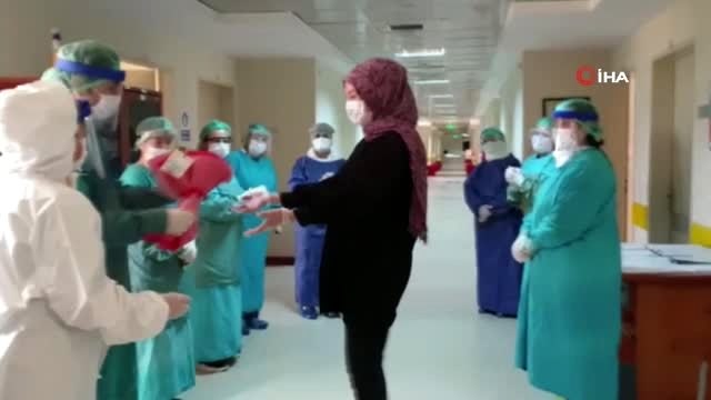 Koronayı yenen Şifanur hemşire alkışlarla taburcu oldu