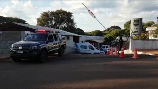 Transferência de presos: 17 detentos são retirados da cadeia pública do Depen