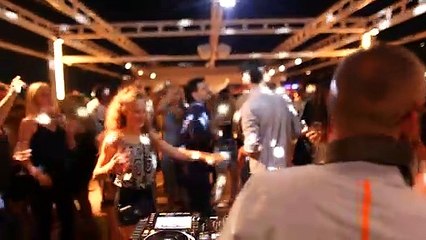 Đổi gió cuối tuần cùng bạn bè trên du thuyền đẳng cấp 5 sao