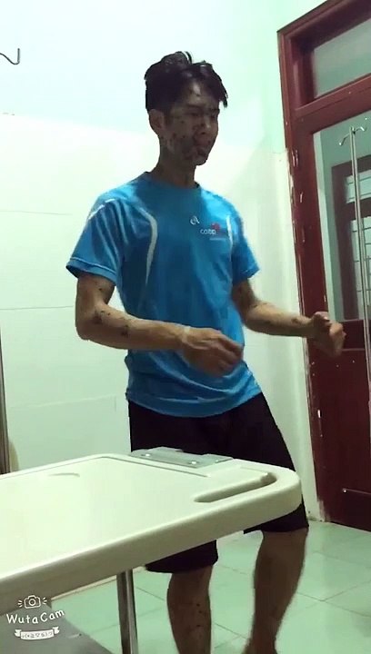 clip bệnh nhân bị thủy đậu nặng phải nhập viện vẫn còn tâm trạng nhảy theo nhạc để… đỡ ngứa