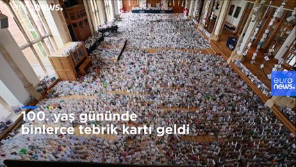 27 milyon sterlin bağış toplayan Moore'a 100. yaş gününde tebrik kartı yağdı