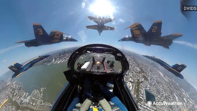 A 360-degree view of the Blue Angels flyover