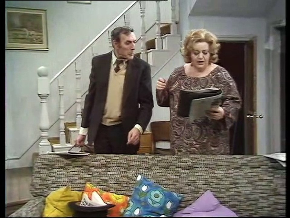 Sykes. 'Ankle'  - Eric Sykes • Hattie Jacques • Richard Wattis • Derek Guyler