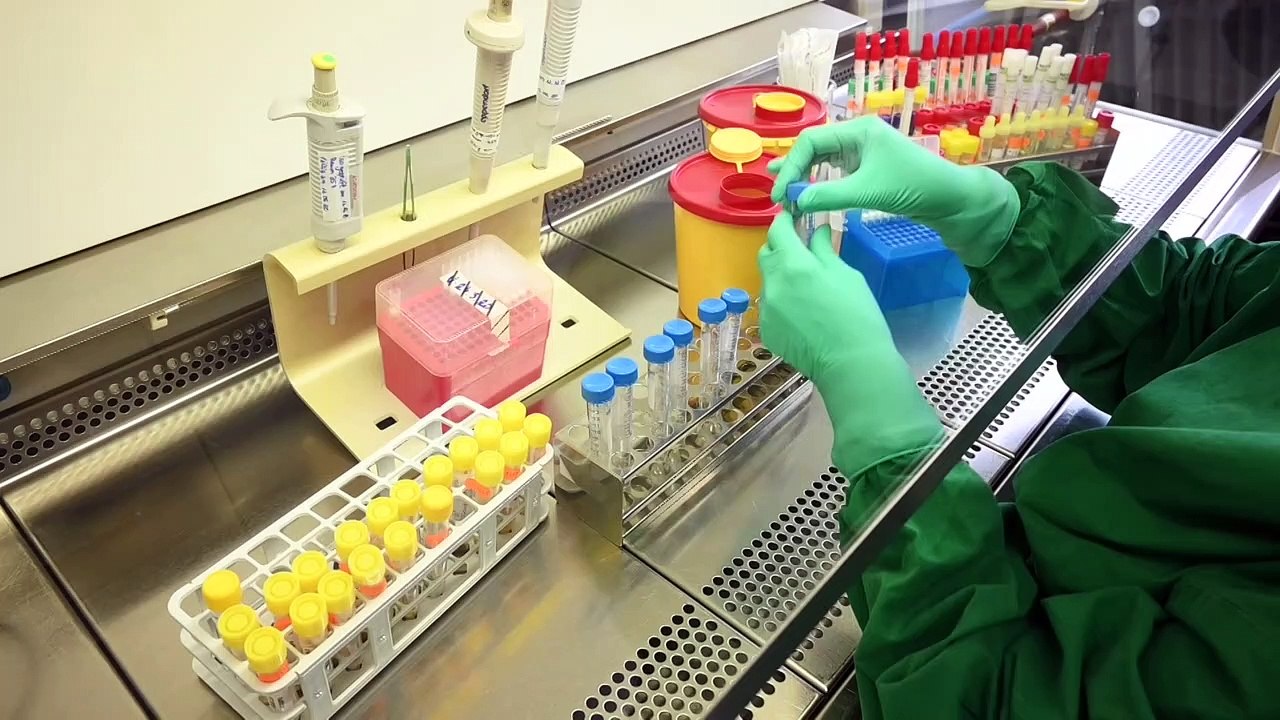 Neues Maßnahmenpaket gegen Corona-Pandemie: mehr Tests und Meldepflichten