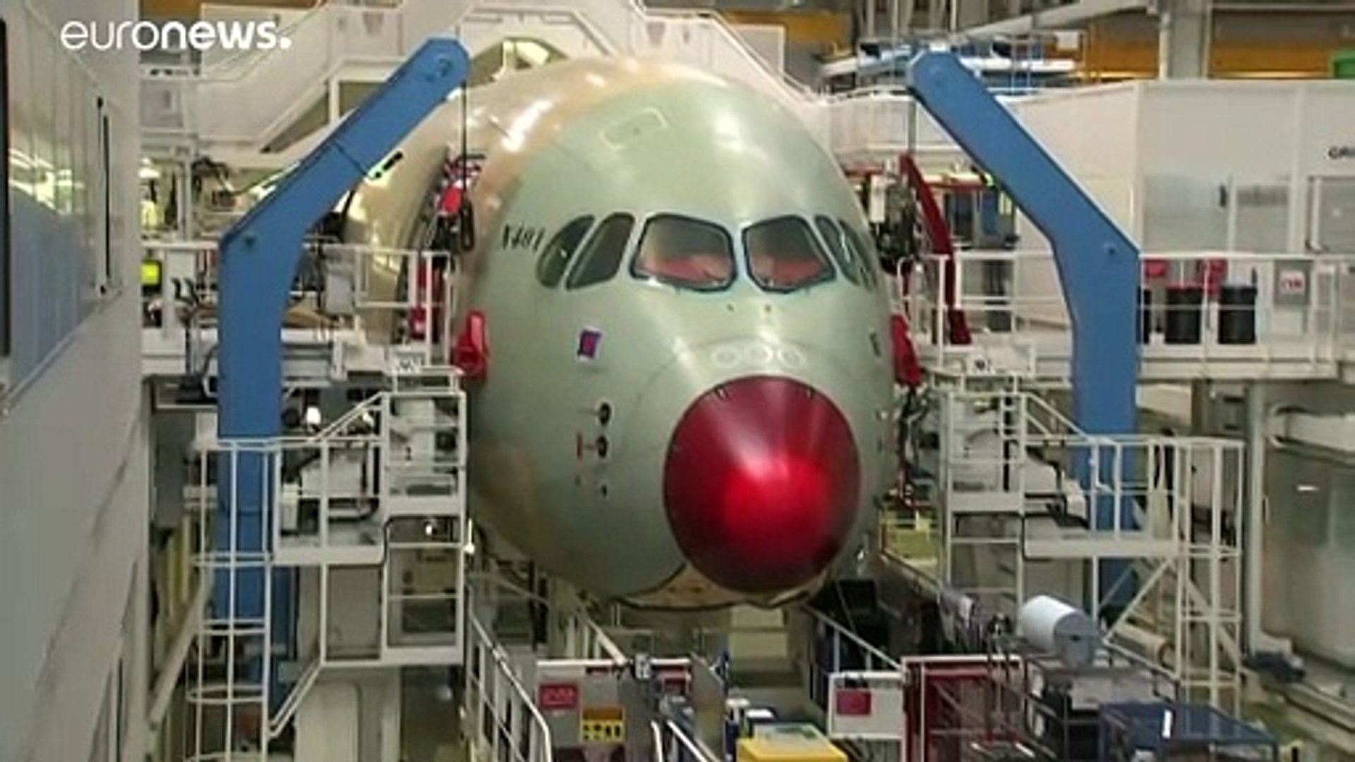 ⁣Airbus терпит убытки и сокращает производство