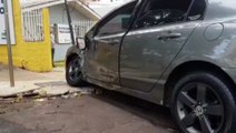 Carros colidem na Rua Mato Grosso no Centro