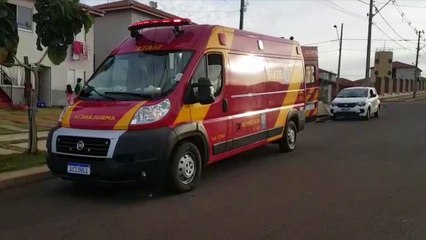 Criança fratura o braço ao cair de barranco no Riviera