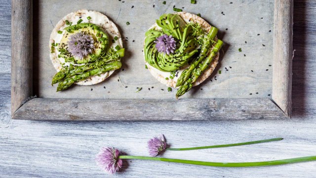 Help Support Local Farm Stands by Stocking Up on These In-Season Fruits and Vegetables