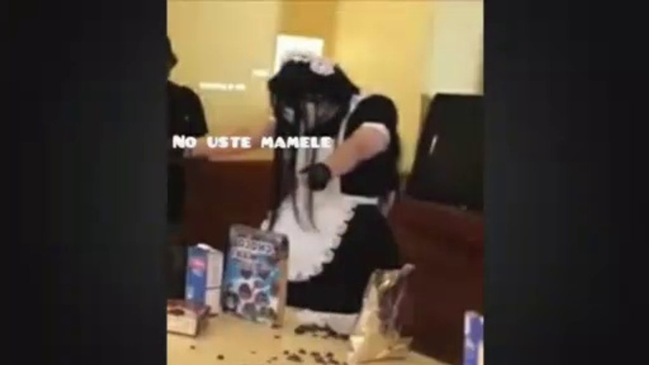 USTE MAMELE [El Mundo de Ash]