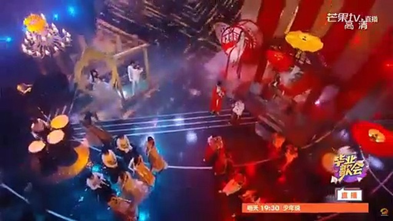180624_快乐中国毕业歌会_-_周洁琼琵琶_(Zhou_Jieqiong_playing_Pipa)(360p)
