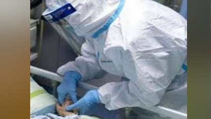 कफन में लिपटे पति के शव को देख गाना गाती रही पत्‍नी, रोते हुए कही ये बात