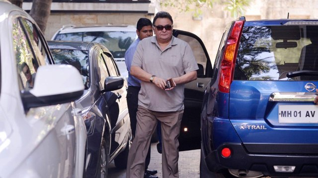 Sharmila Tagore gets emotional remembering Rishi Kapoor