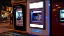 Genç kadın ATM önünde sinir krizi geçirdi!