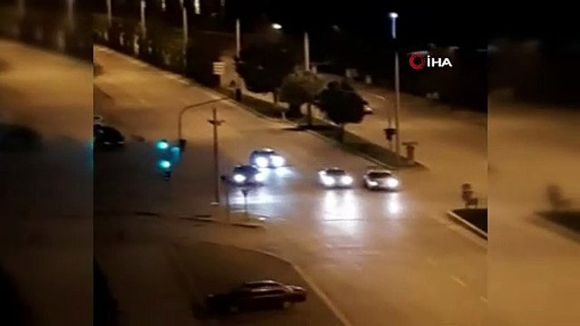 İşlek caddede yarış yapan 4 araca 598'er liralık para cezası kesildi