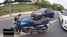 İstanbul trafiğinde motosikletliler ölümden döndüğü an kamerada