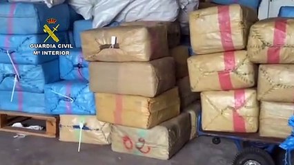 Diez detenidos alijando hachís en las playas de Almería