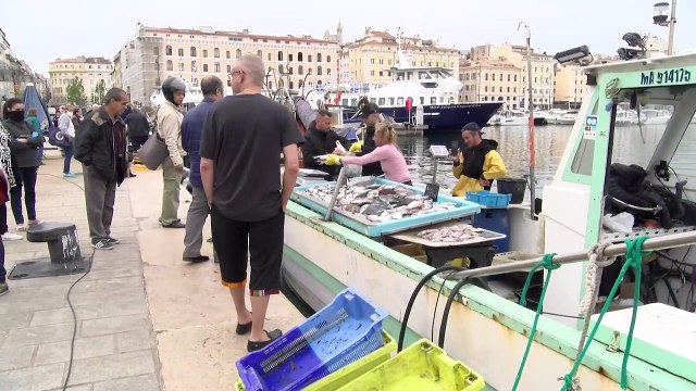 Le marché au poisson du Vieux Port de Marseille comme si vous y étiez