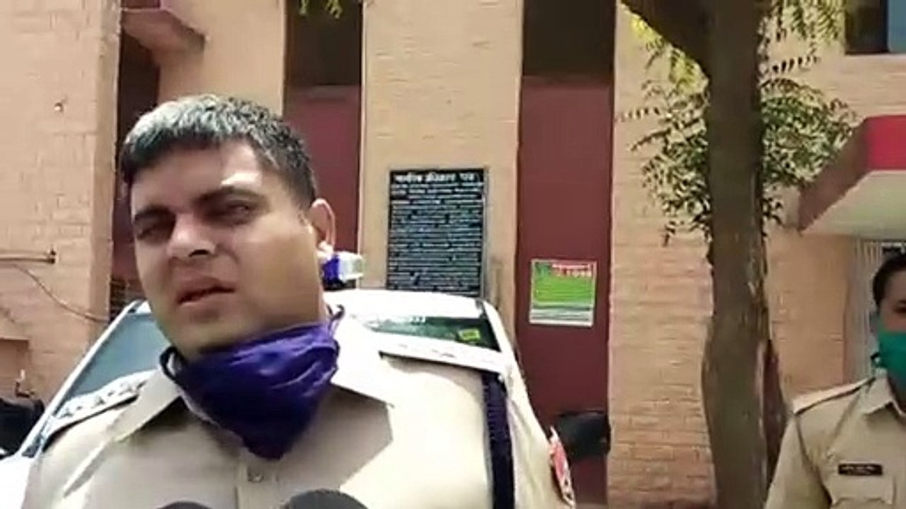 गुटखा व्यापारी अग्रवाल की फैक्ट्री पर पुलिस का छापा, बड़ी मात्रा में गुटखा व तम्बाकू पकड़ा