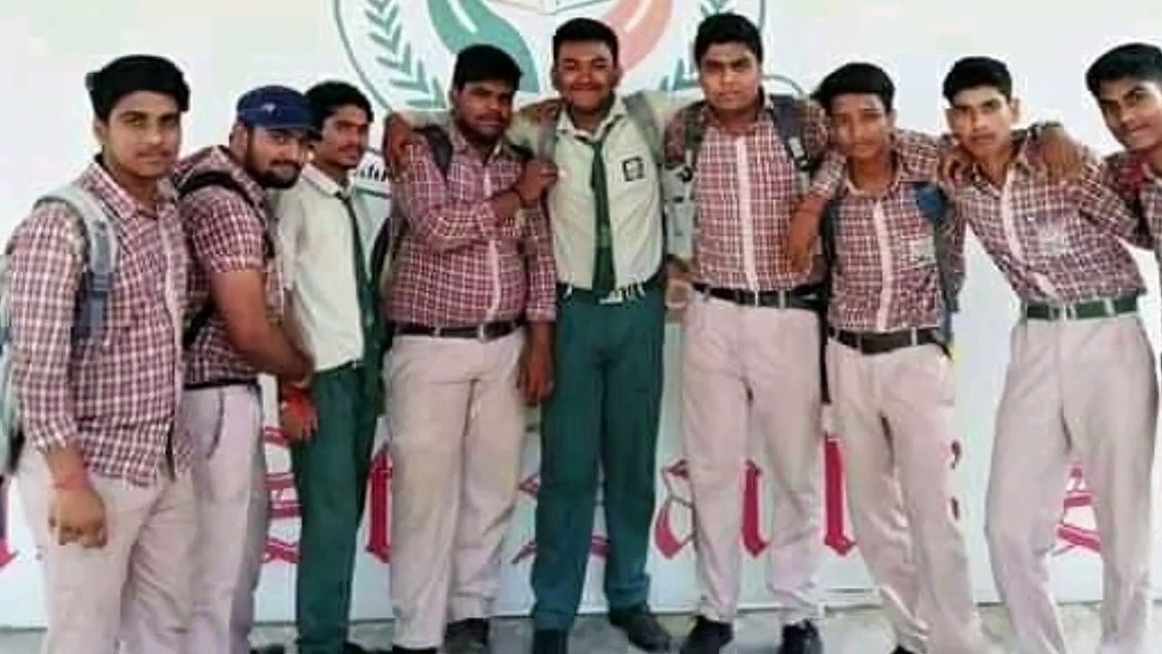Mere DOst Mera janaja FORTUNER par lake jaenge __ lalganj st pauls school